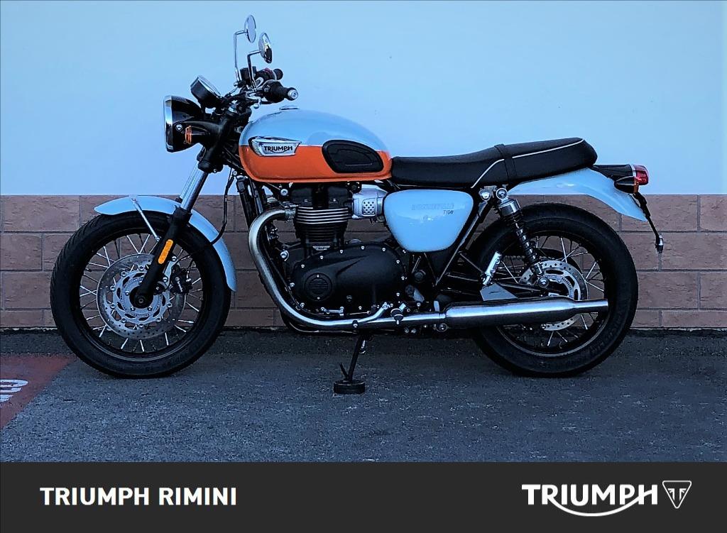 TRIUMPH Bonneville 900 T100 