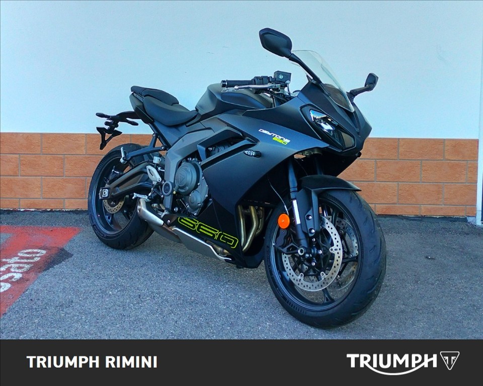 TRIUMPH Daytona 660 Abs